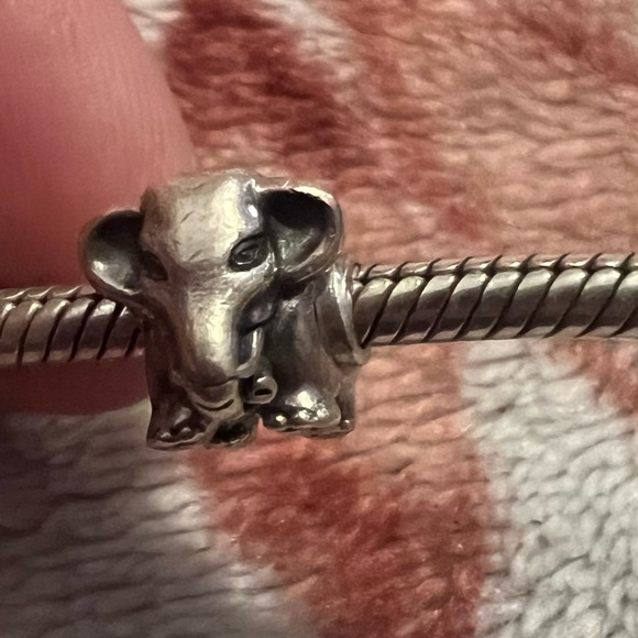 Ellie the Elephant Pandora Charm - Picture 5 of 7